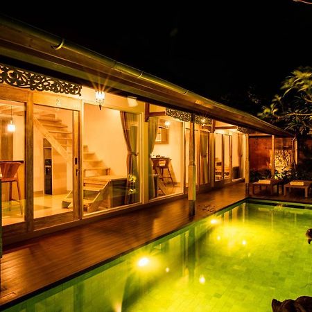 Istha Puri By Dwaraloka Villa Gianyar  Exterior photo