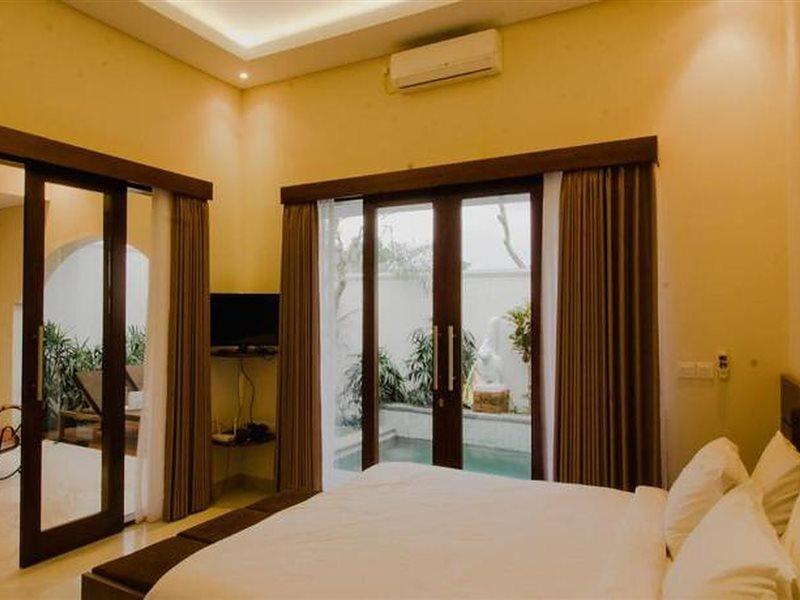 Istha Puri By Dwaraloka Villa Gianyar  Exterior photo