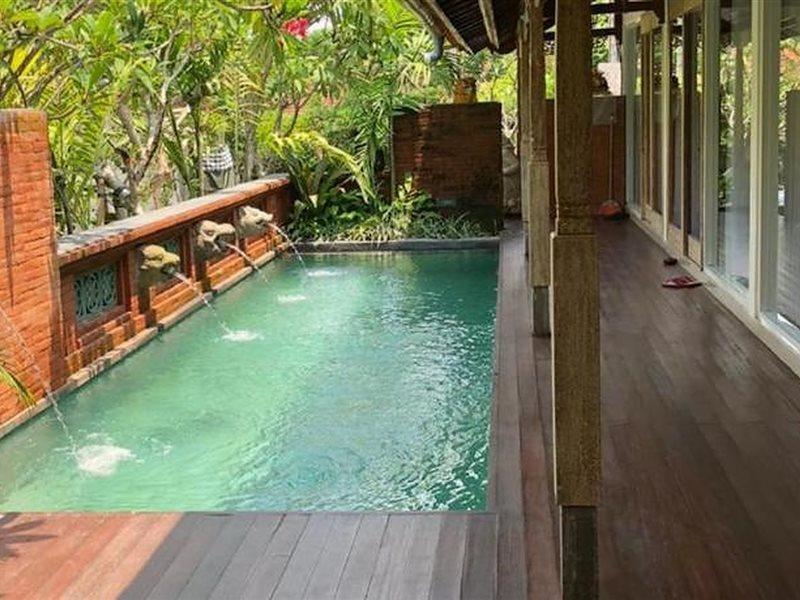 Istha Puri By Dwaraloka Villa Gianyar  Exterior photo