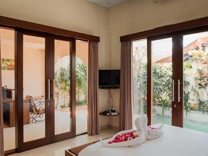 Istha Puri By Dwaraloka Villa Gianyar  Exterior photo